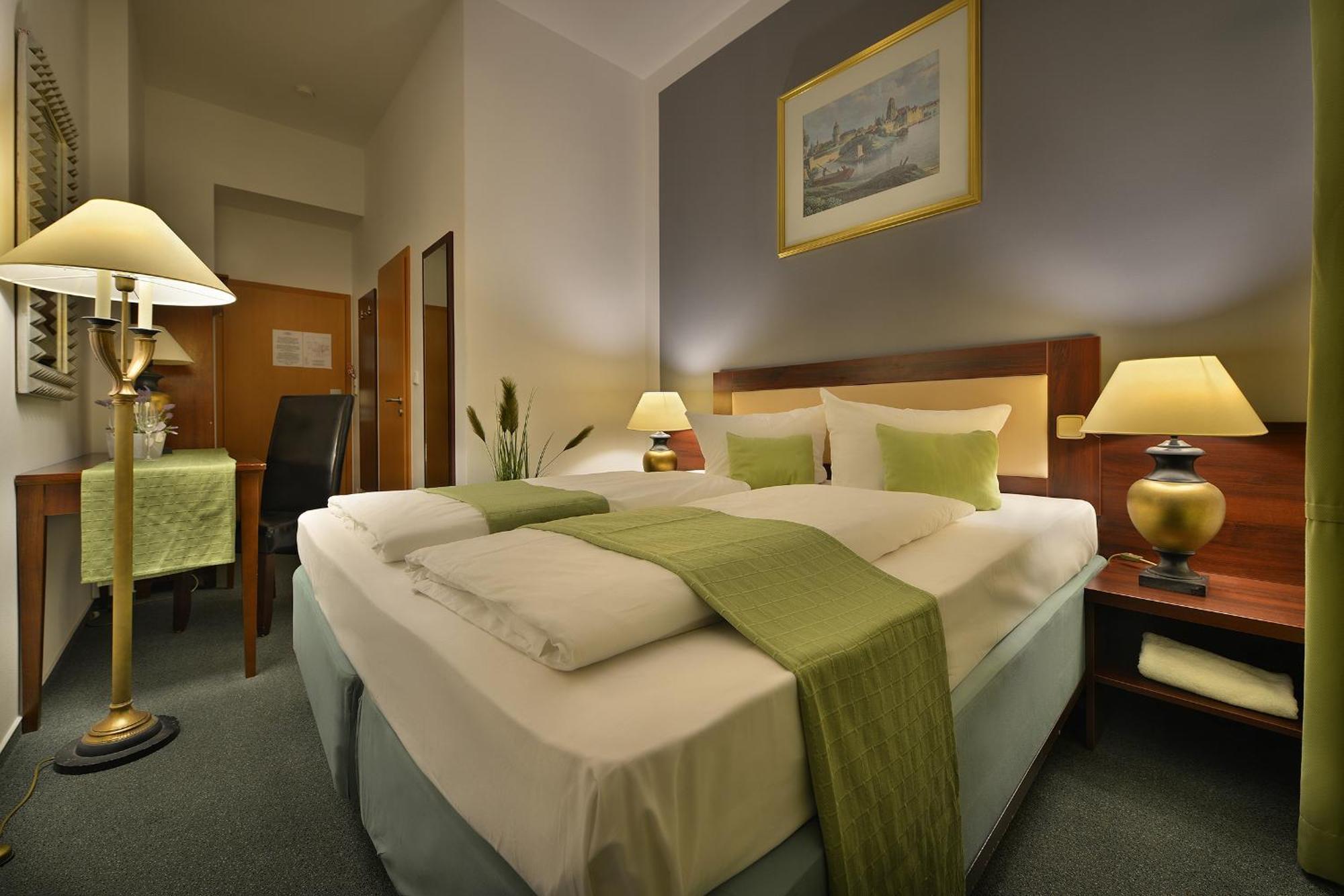 Prague Season Hotel — Photos 2